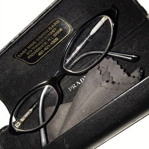 Glasses with removable lenses